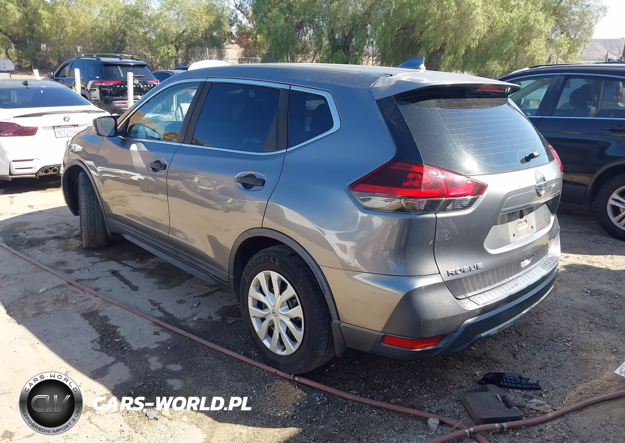 2018 Nissan Rogue S VIN:KNMAT2MT4JP619253 - 3