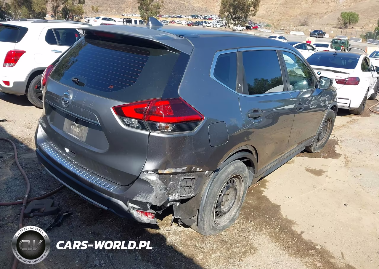 2018 Nissan Rogue S VIN:KNMAT2MT4JP619253 - 4
