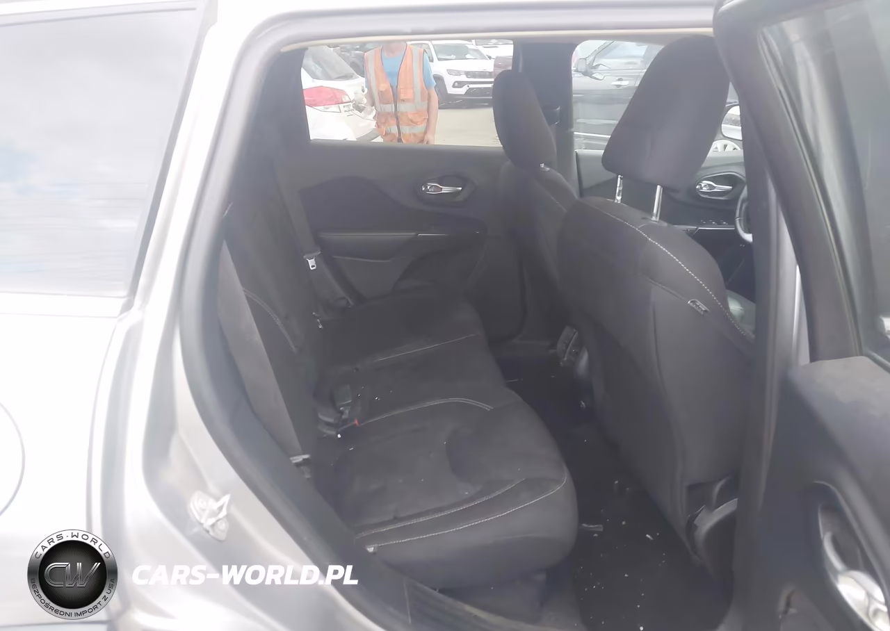 2016 Jeep Cherokee Latitude VIN:1C4PJLCB0GW243969 - 8