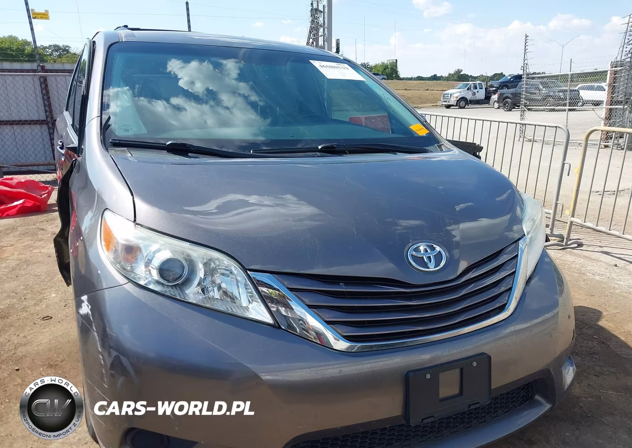 2015 Toyota Sienna Le 8 Passenger VIN:5TDKK3DC7FS603493 - 12