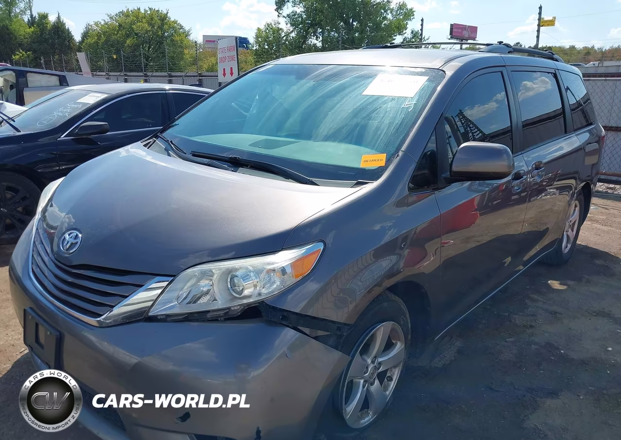 2015 Toyota Sienna Le 8 Passenger VIN:5TDKK3DC7FS603493 - 2