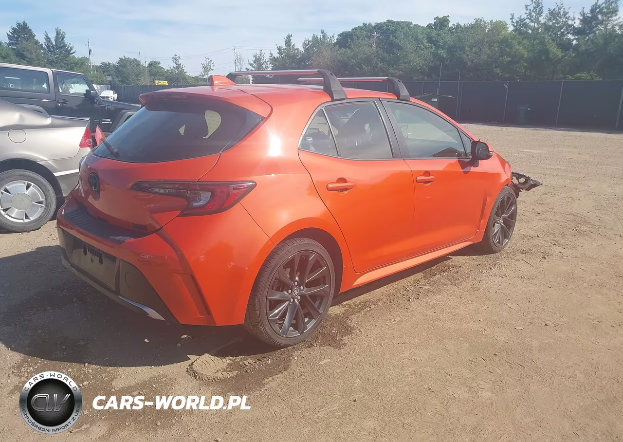 2023 Toyota Corolla Xse VIN:JTNC4MBE6P3197326 - 4