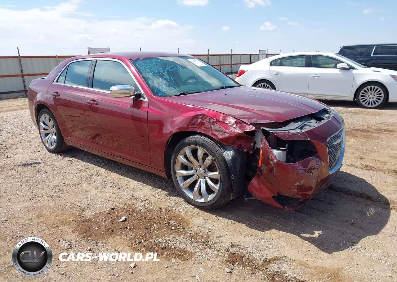2018 Chrysler 300 Touring VIN:2C3CCAAG1JH293964 - 1
