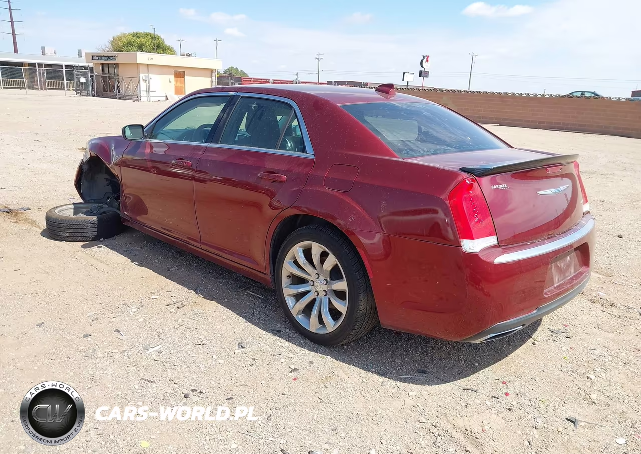 2018 Chrysler 300 Touring VIN:2C3CCAAG1JH293964 - 3