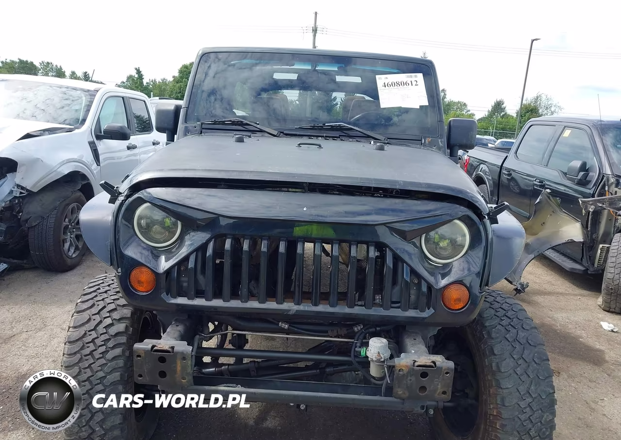 2013 Jeep Wrangler Unlimited Sahara VIN:1C4BJWEG9DL635947 - 13