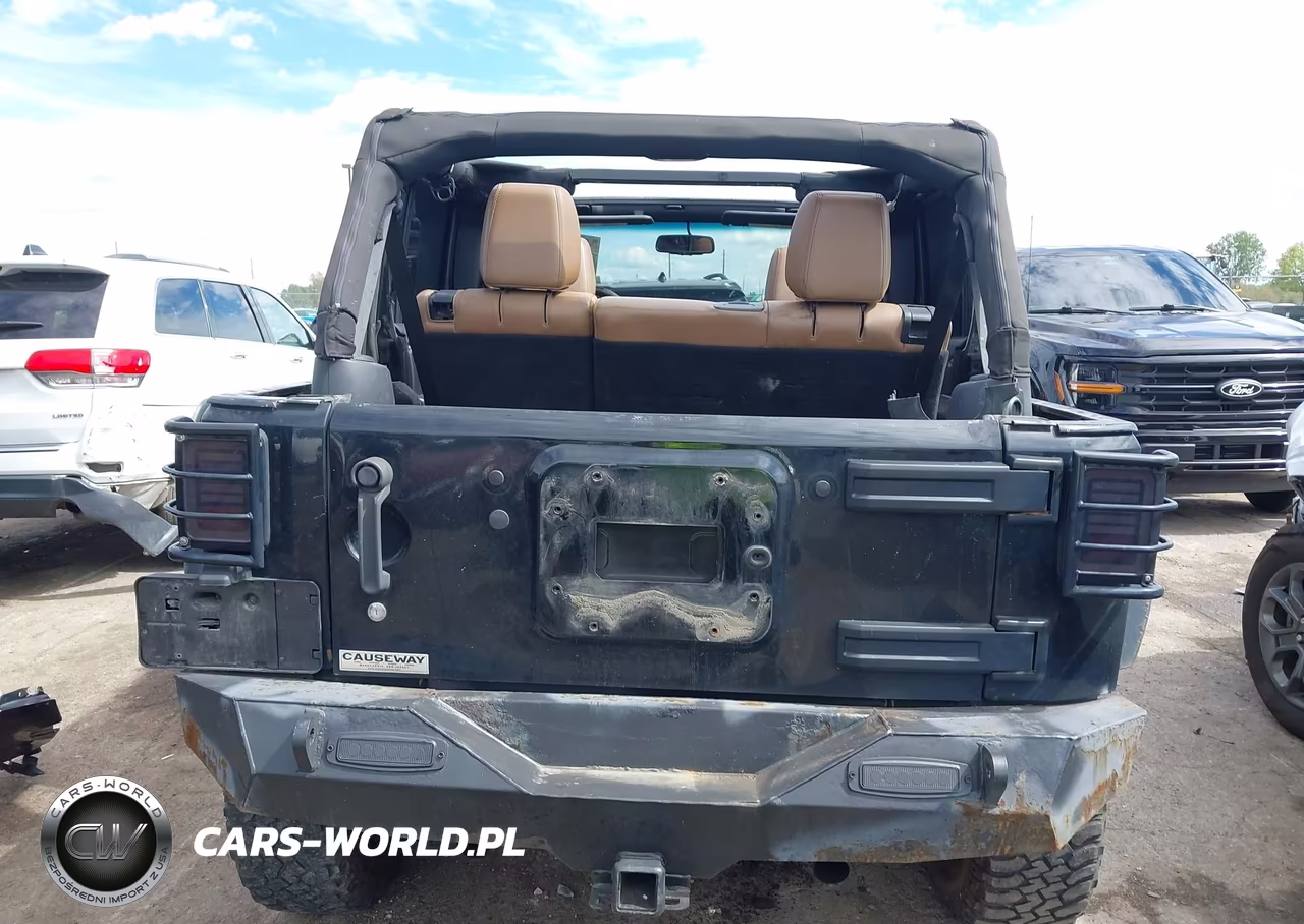 2013 Jeep Wrangler Unlimited Sahara VIN:1C4BJWEG9DL635947 - 17