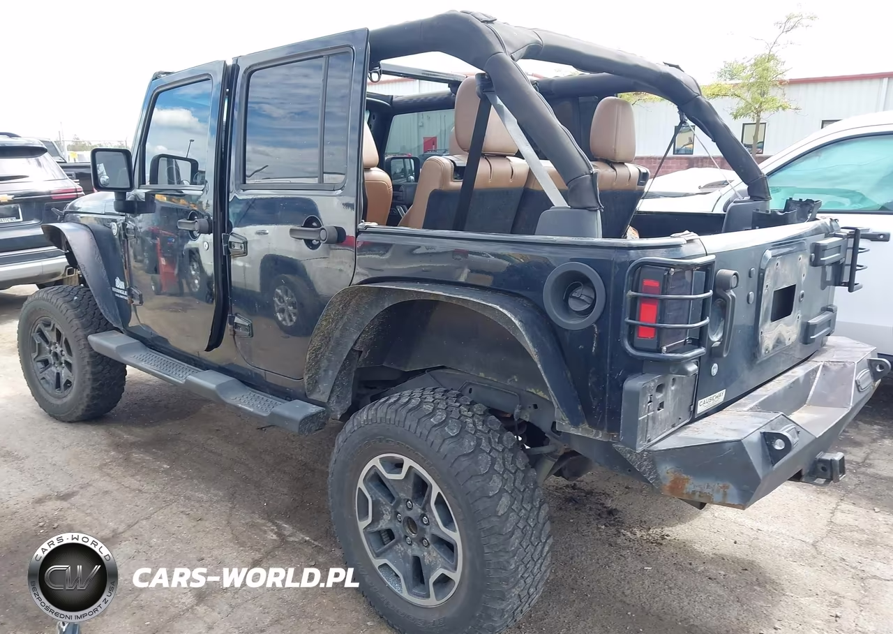 2013 Jeep Wrangler Unlimited Sahara VIN:1C4BJWEG9DL635947 - 3