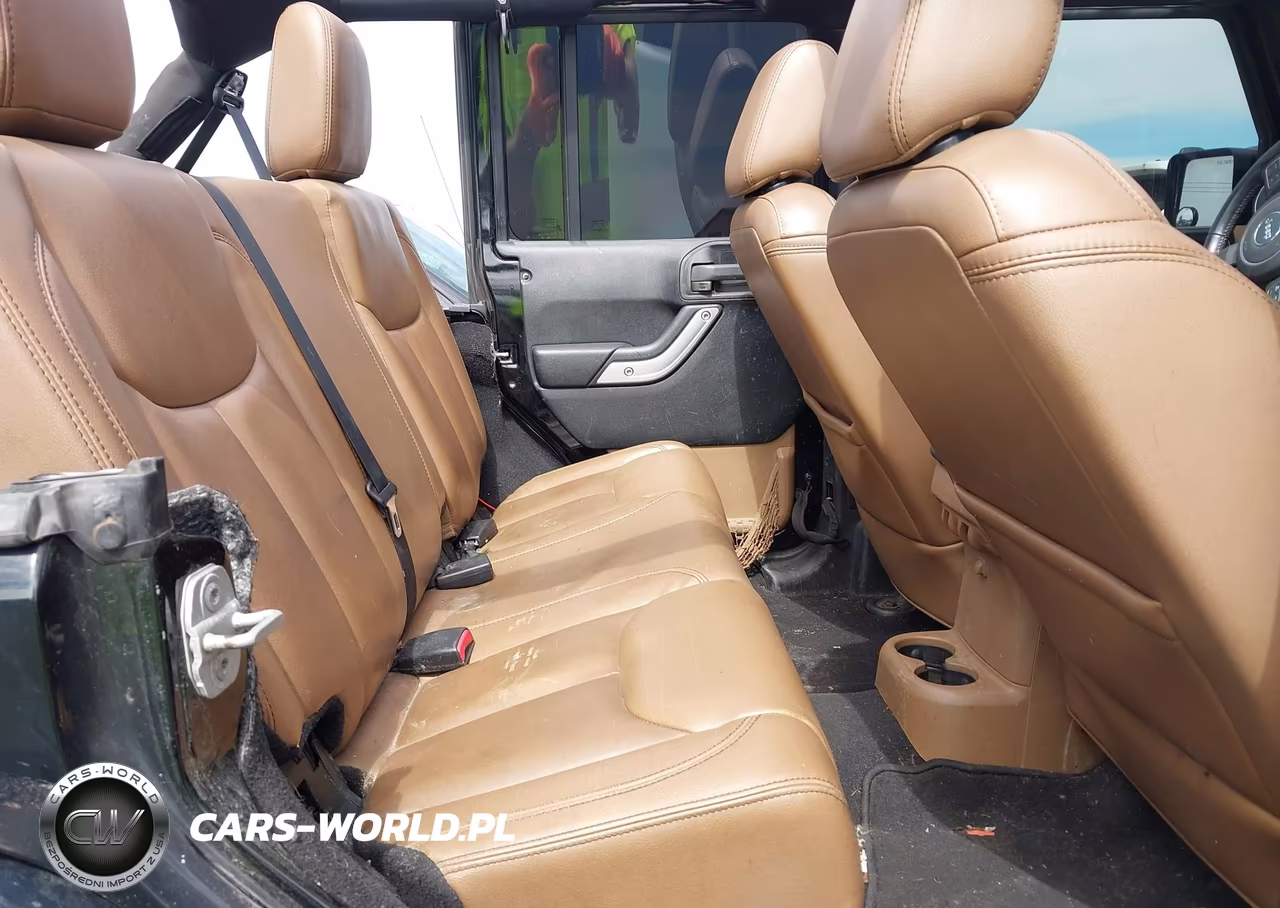 2013 Jeep Wrangler Unlimited Sahara VIN:1C4BJWEG9DL635947 - 8