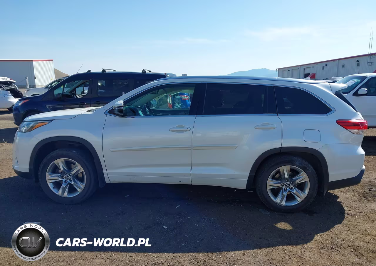2018 Toyota Highlander Limited Platinum VIN:5TDDZRFH6JS881133 - 14