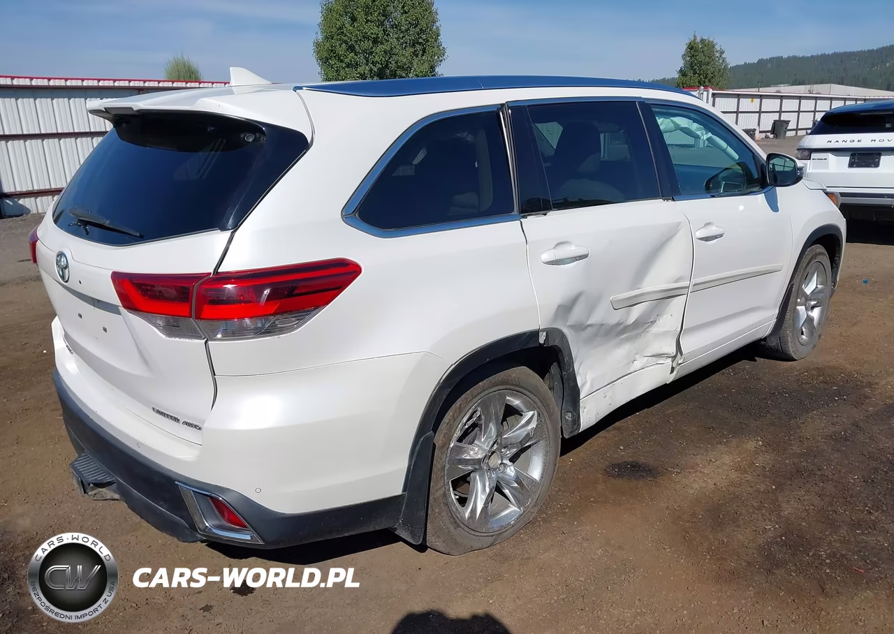 2018 Toyota Highlander Limited Platinum VIN:5TDDZRFH6JS881133 - 4