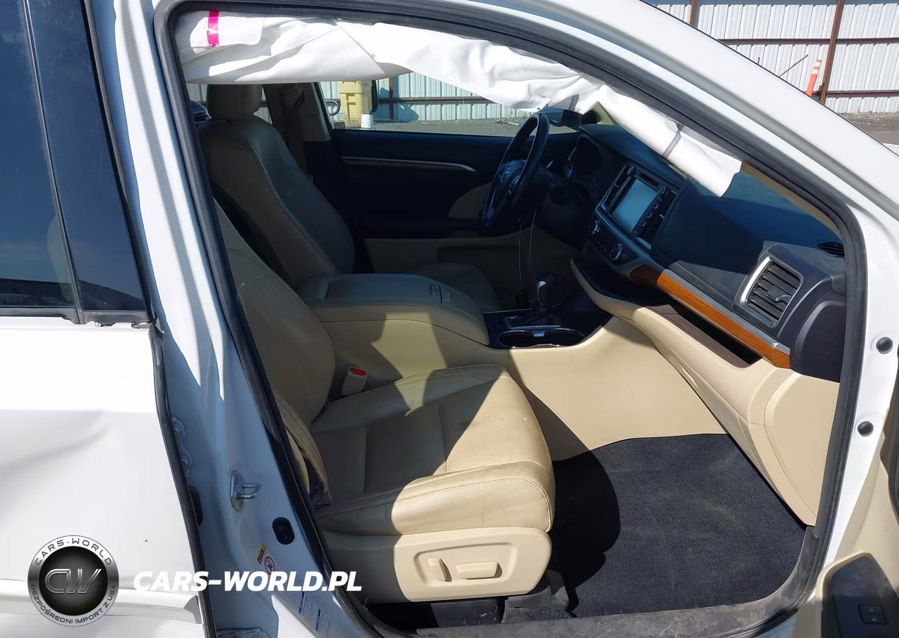 2018 Toyota Highlander Limited Platinum VIN:5TDDZRFH6JS881133 - 5