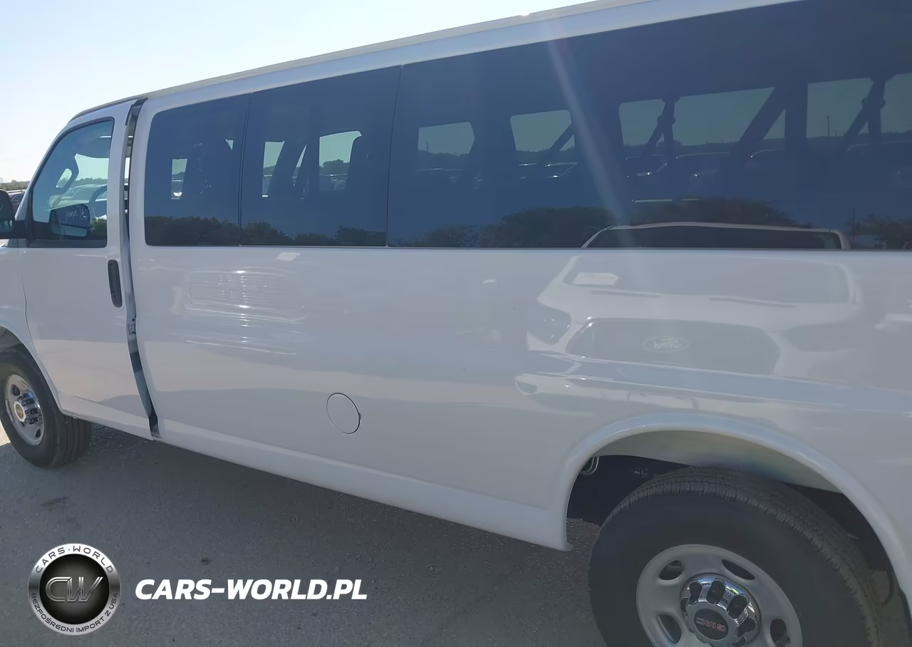 2026 GMC Savana Passenger 3500 Extended Wheelbase, Lt, Rwd VIN:1GJZ7PF79T1309571 - 14