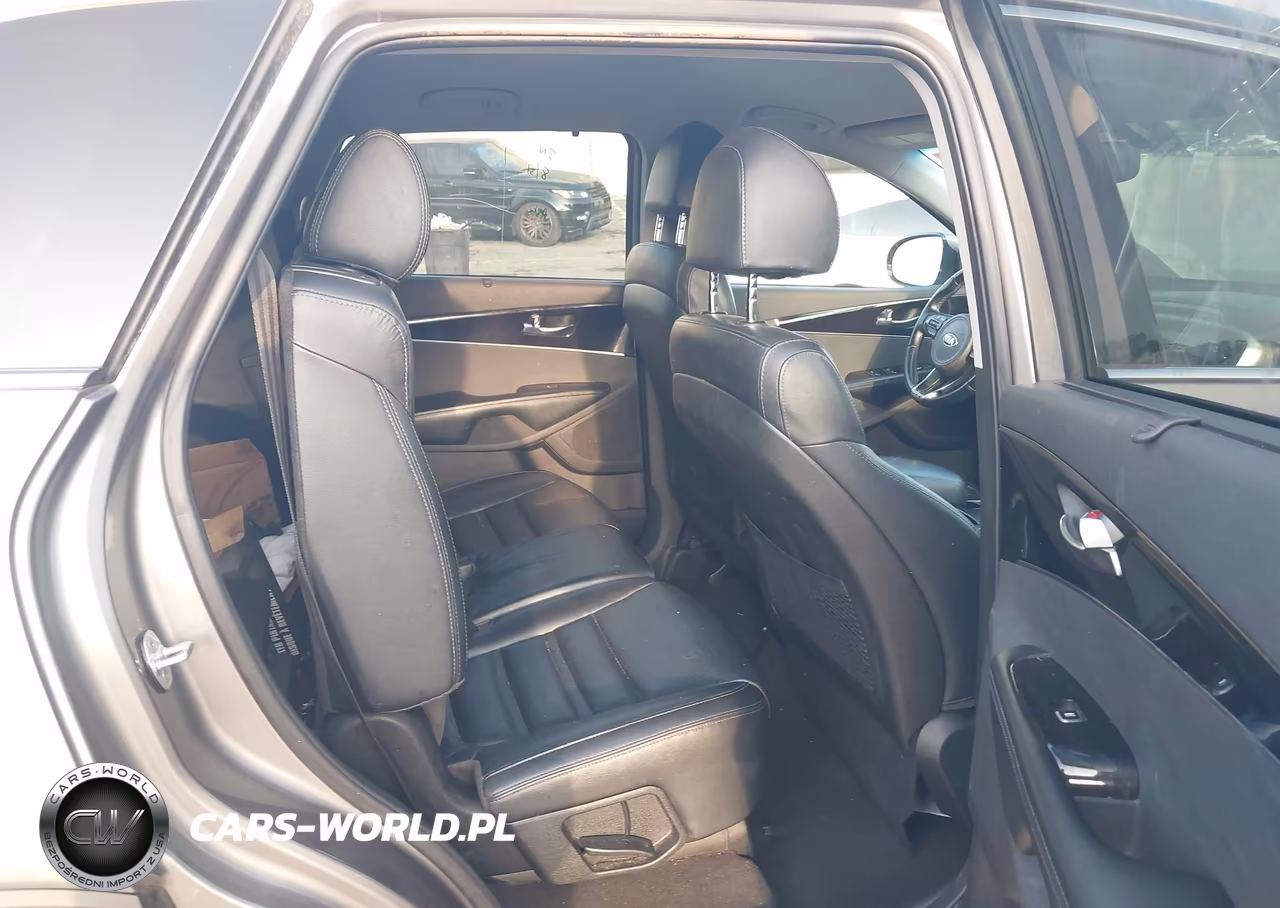 2018 Kia Sorento 3.3L Ex VIN:5XYPH4A56JG410452 - 8