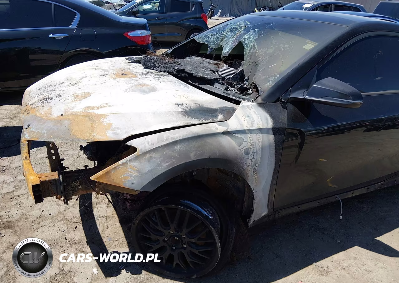 2020 Hyundai Veloster Turbo VIN:KMHTH6AB6LU027589 - 12