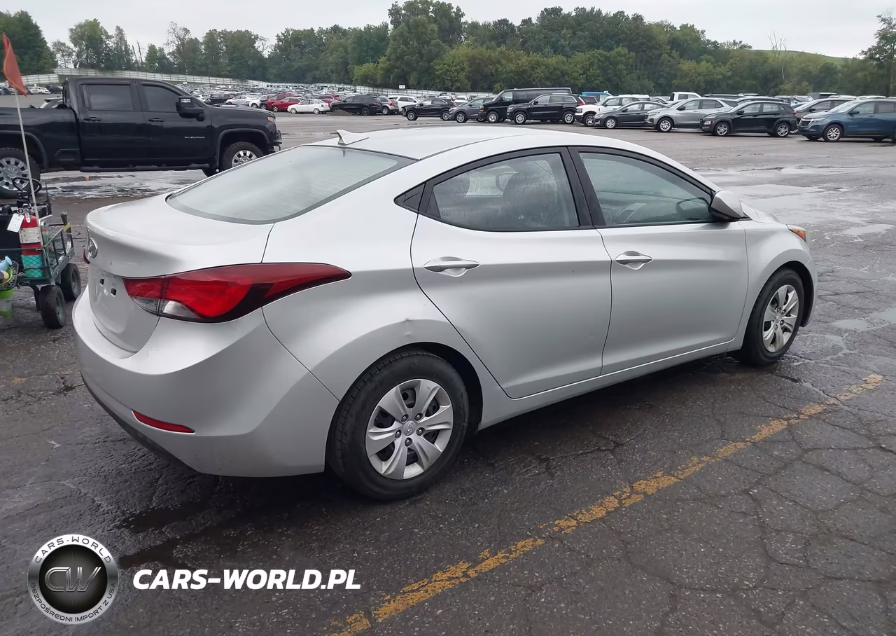 2016 Hyundai Elantra Se VIN:5NPDH4AE2GH703351 - 4