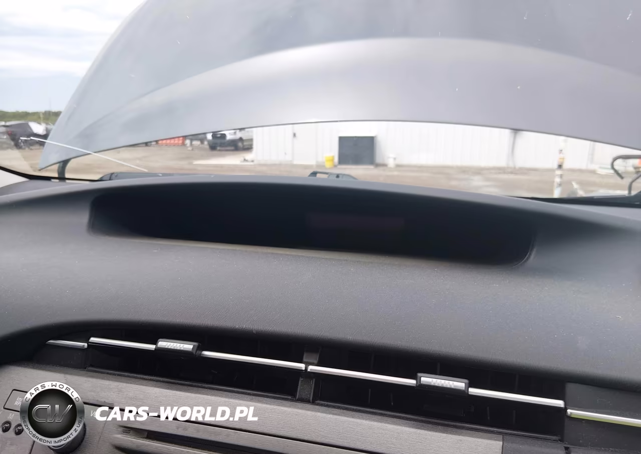 2015 Toyota Prius Two VIN:JTDKN3DU8F1949369 - 14