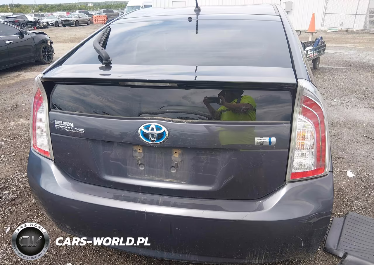 2015 Toyota Prius Two VIN:JTDKN3DU8F1949369 - 15