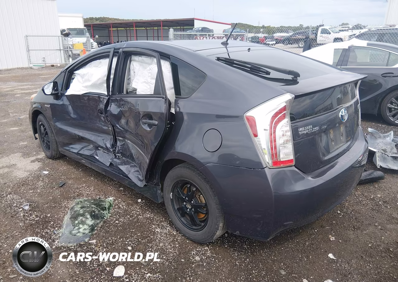 2015 Toyota Prius Two VIN:JTDKN3DU8F1949369 - 3