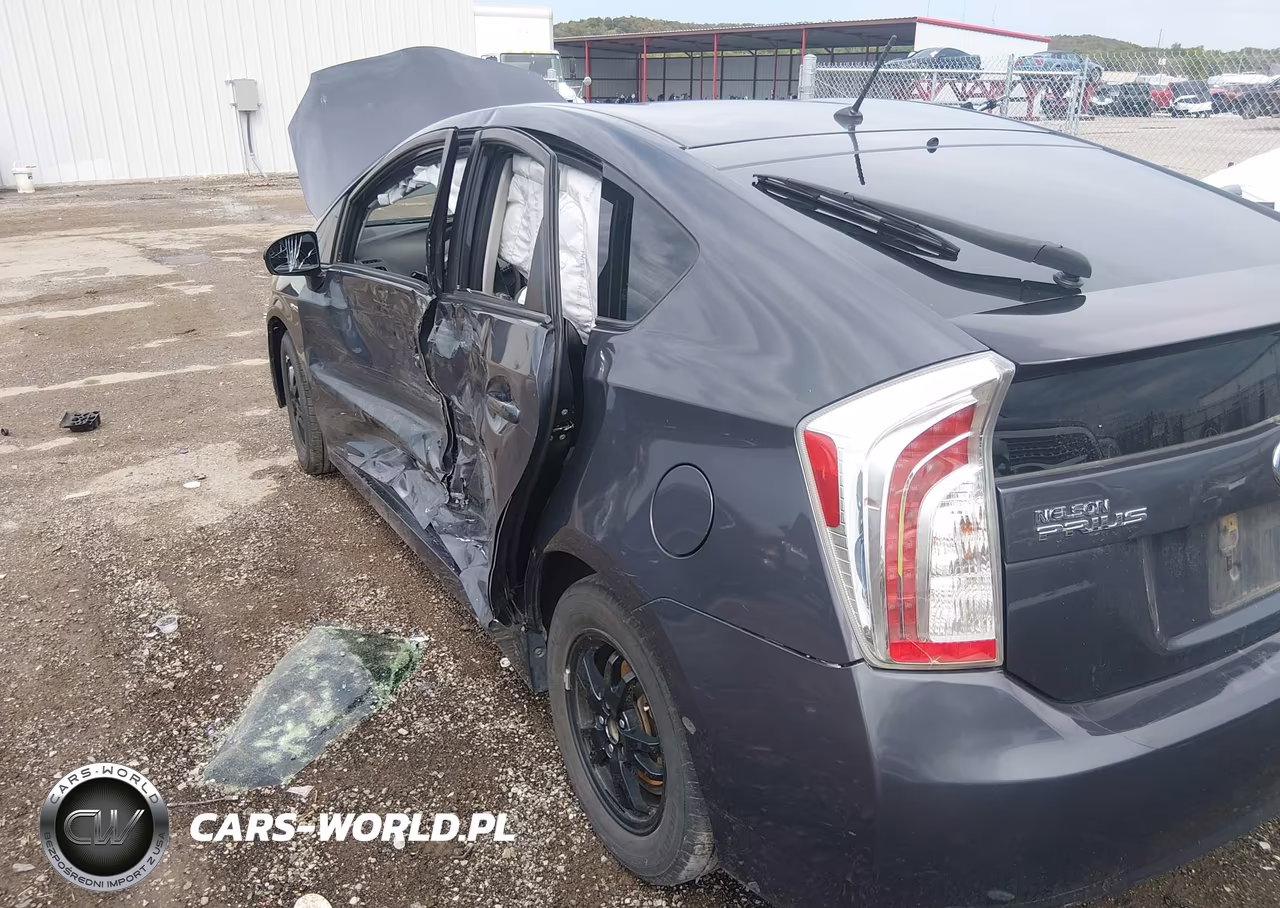 2015 Toyota Prius Two VIN:JTDKN3DU8F1949369 - 6