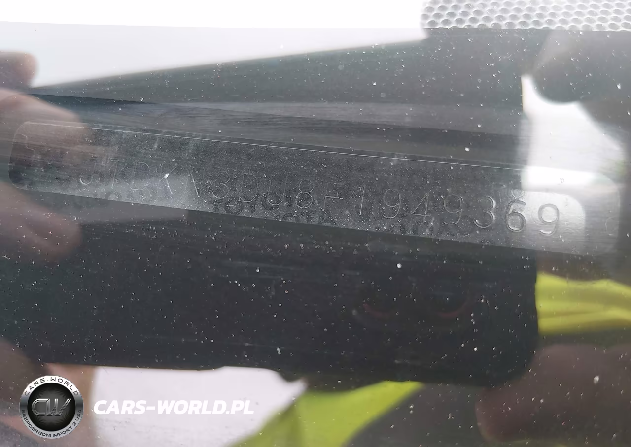 2015 Toyota Prius Two VIN:JTDKN3DU8F1949369 - 9