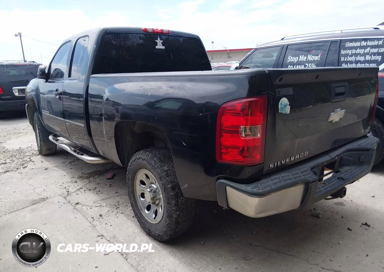 2013 Chevrolet Silverado 1500 Ls VIN:1GCRCREA1DZ326413 - 3