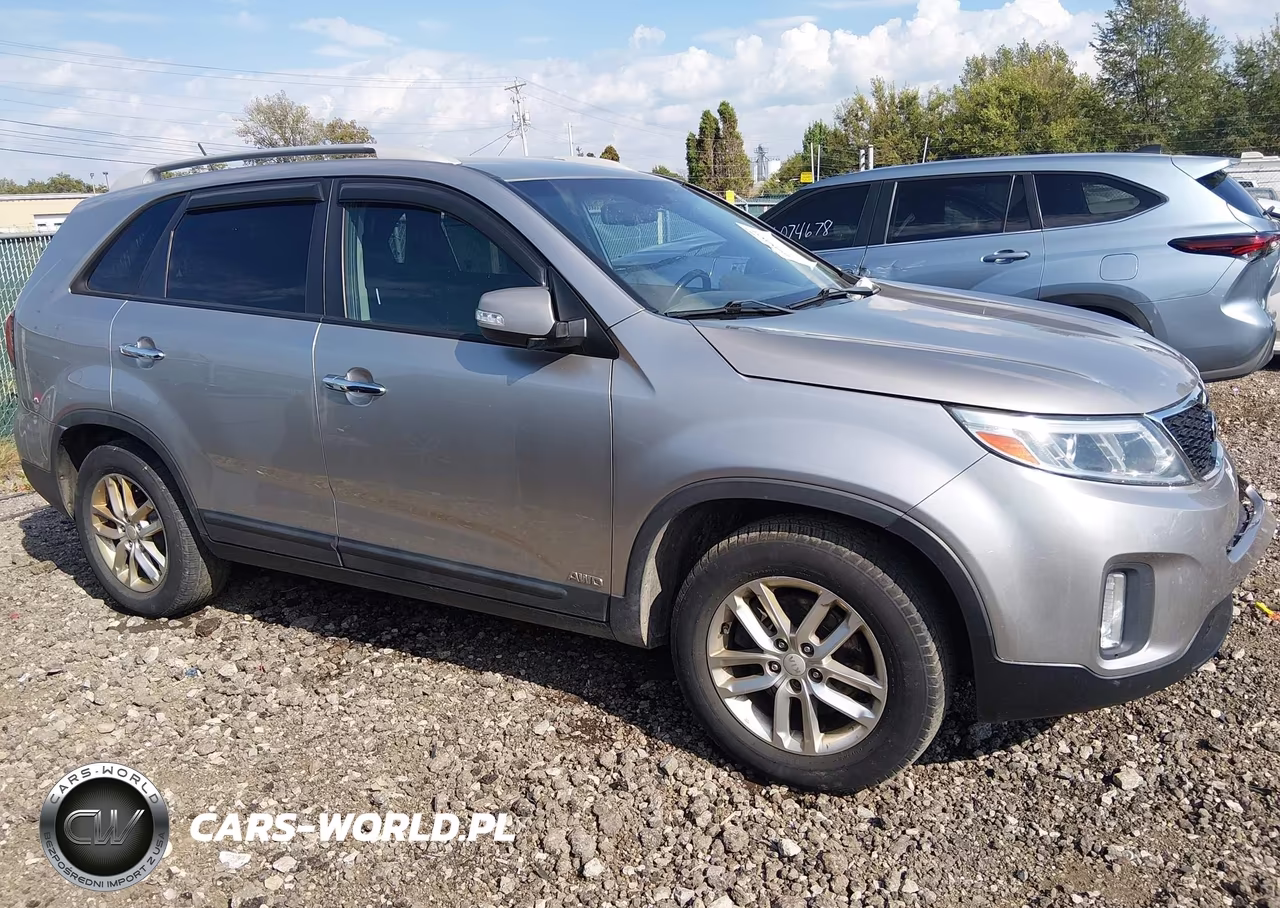 2015 Kia Sorento Lx VIN:5XYKTCA63FG573935 - 13