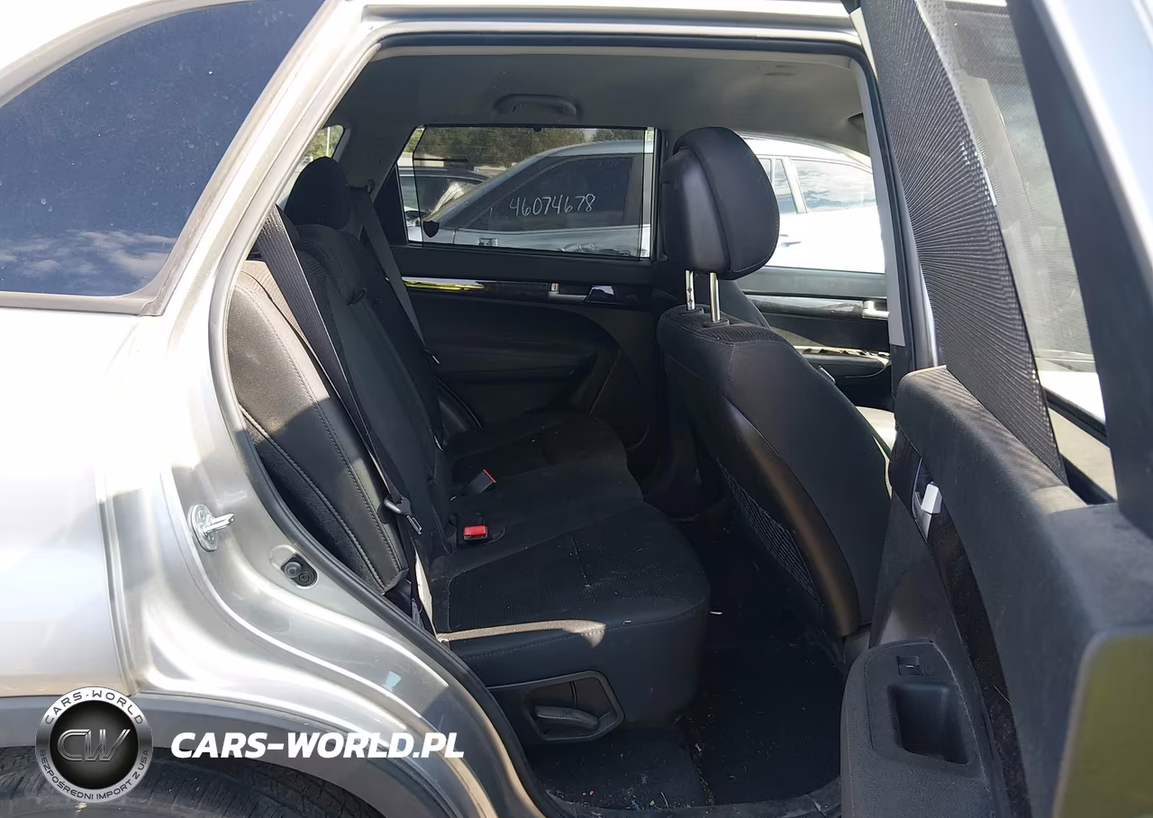 2015 Kia Sorento Lx VIN:5XYKTCA63FG573935 - 8