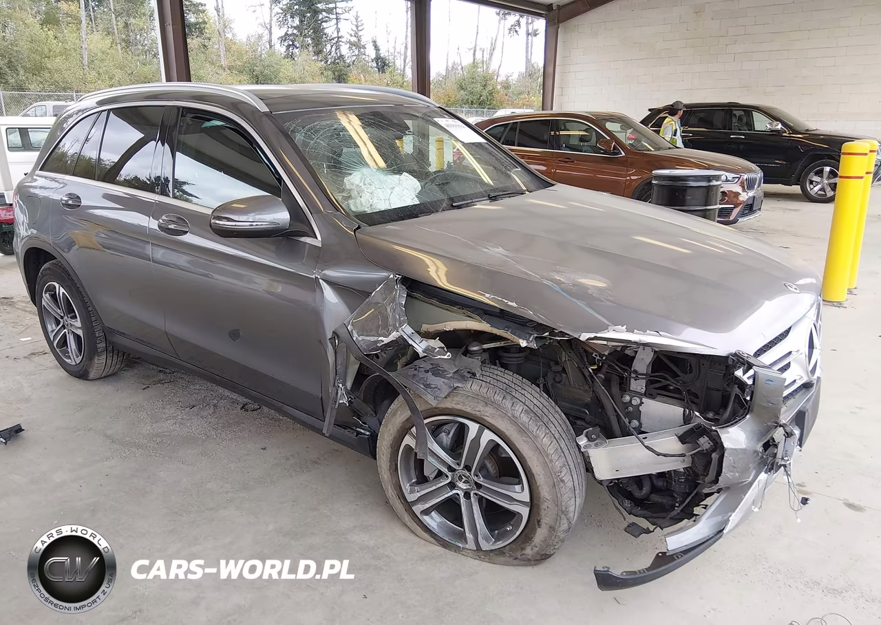 2018 Mercedes-Benz Glc 300 – zdjęcie 1 z 17