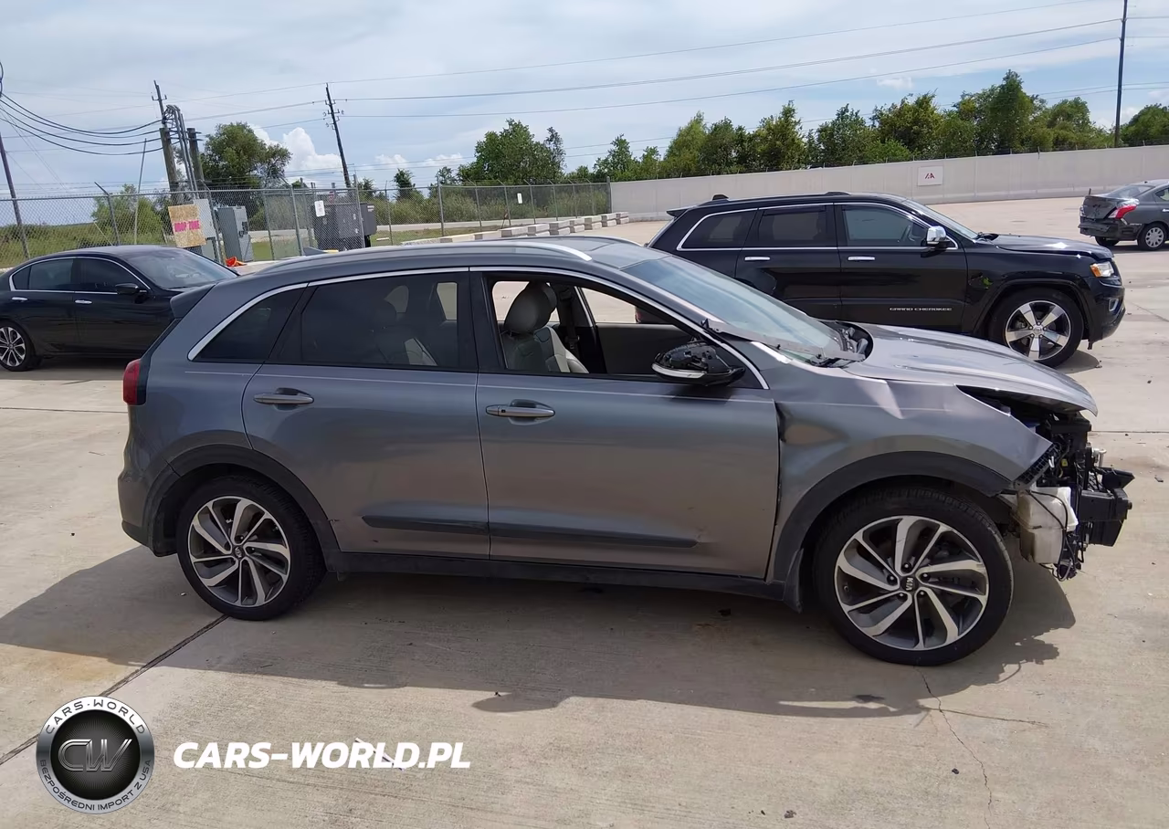2017 Kia Niro Touring VIN:KNDCE3LC6H5094339 - 12
