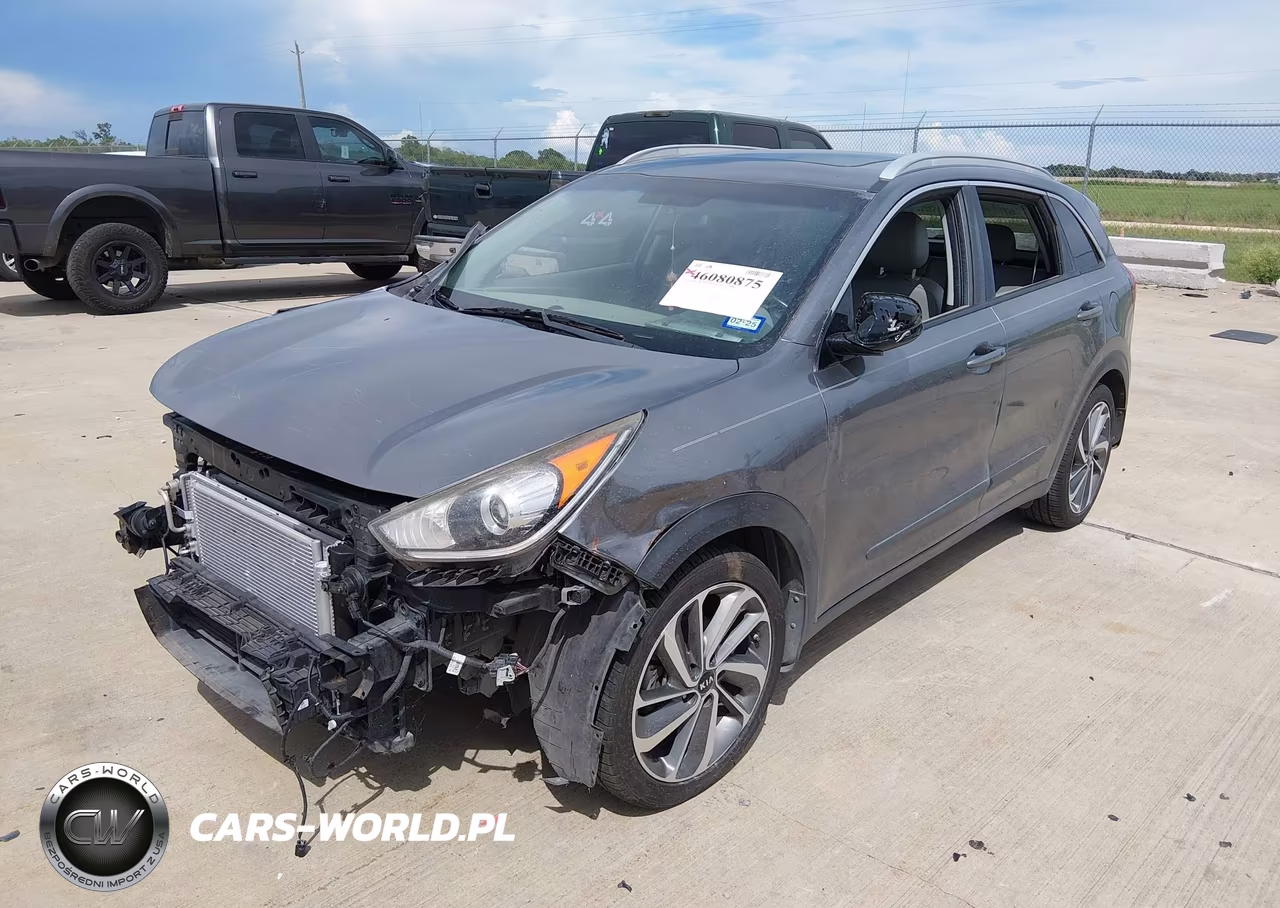 2017 Kia Niro Touring VIN:KNDCE3LC6H5094339 - 2