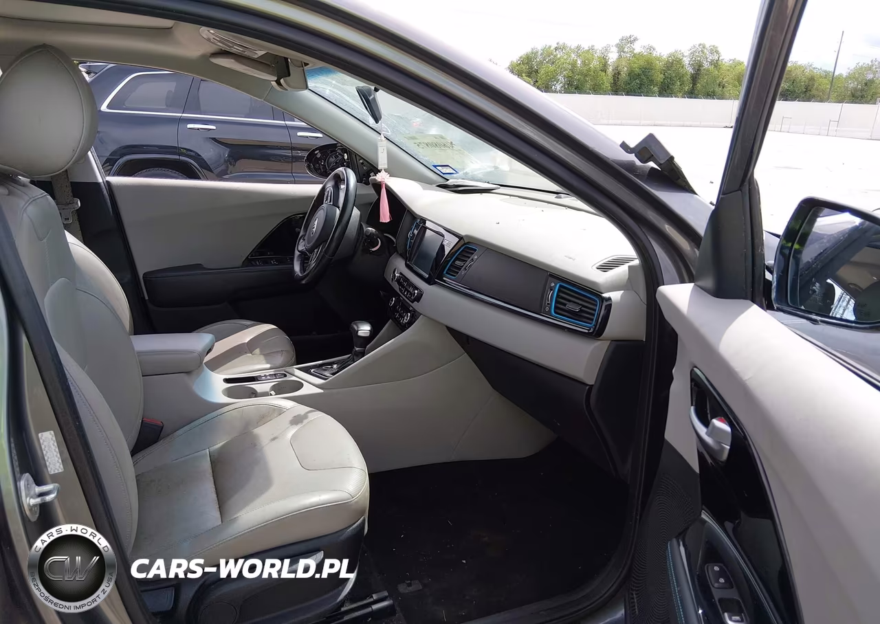 2017 Kia Niro Touring VIN:KNDCE3LC6H5094339 - 5