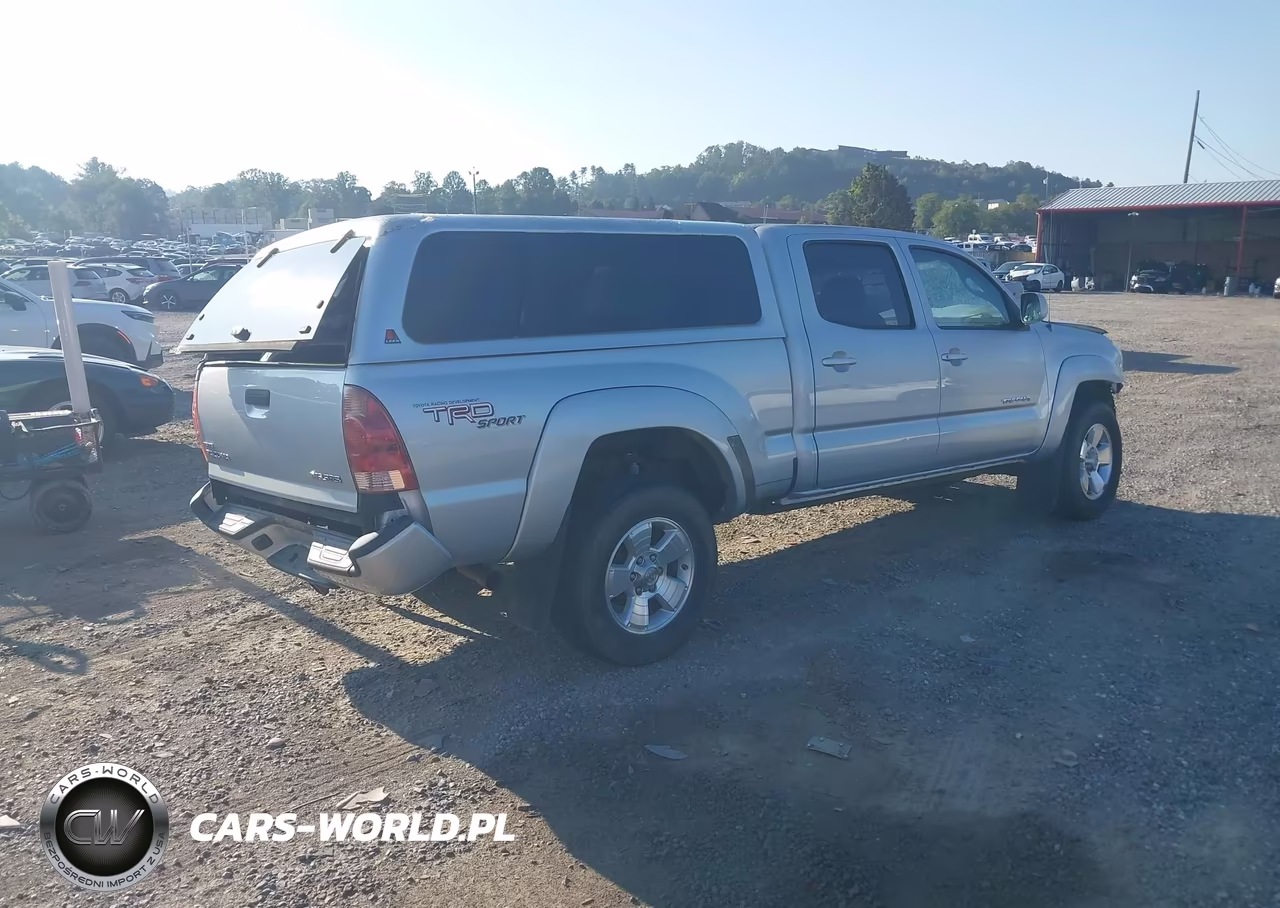 2008 Toyota Tacoma Base V6 VIN:3TMMU52N78M005815 - 4