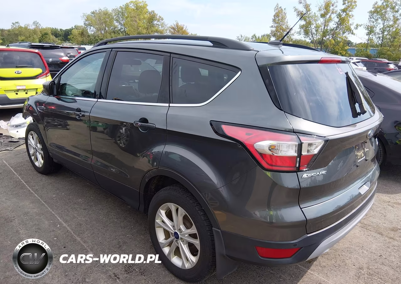 2017 Ford Escape Se VIN:1FMCU9GD8HUD06586 - 3
