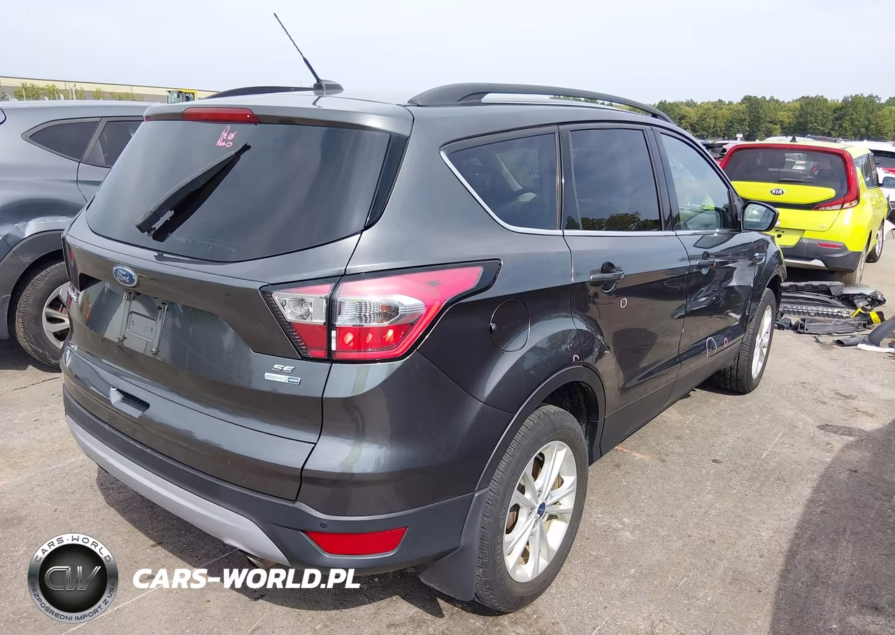 2017 Ford Escape Se VIN:1FMCU9GD8HUD06586 - 4