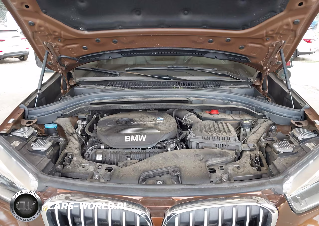 2017 BMW X1 xDrive28I VIN:WBXHT3C37H5F72804 - 10