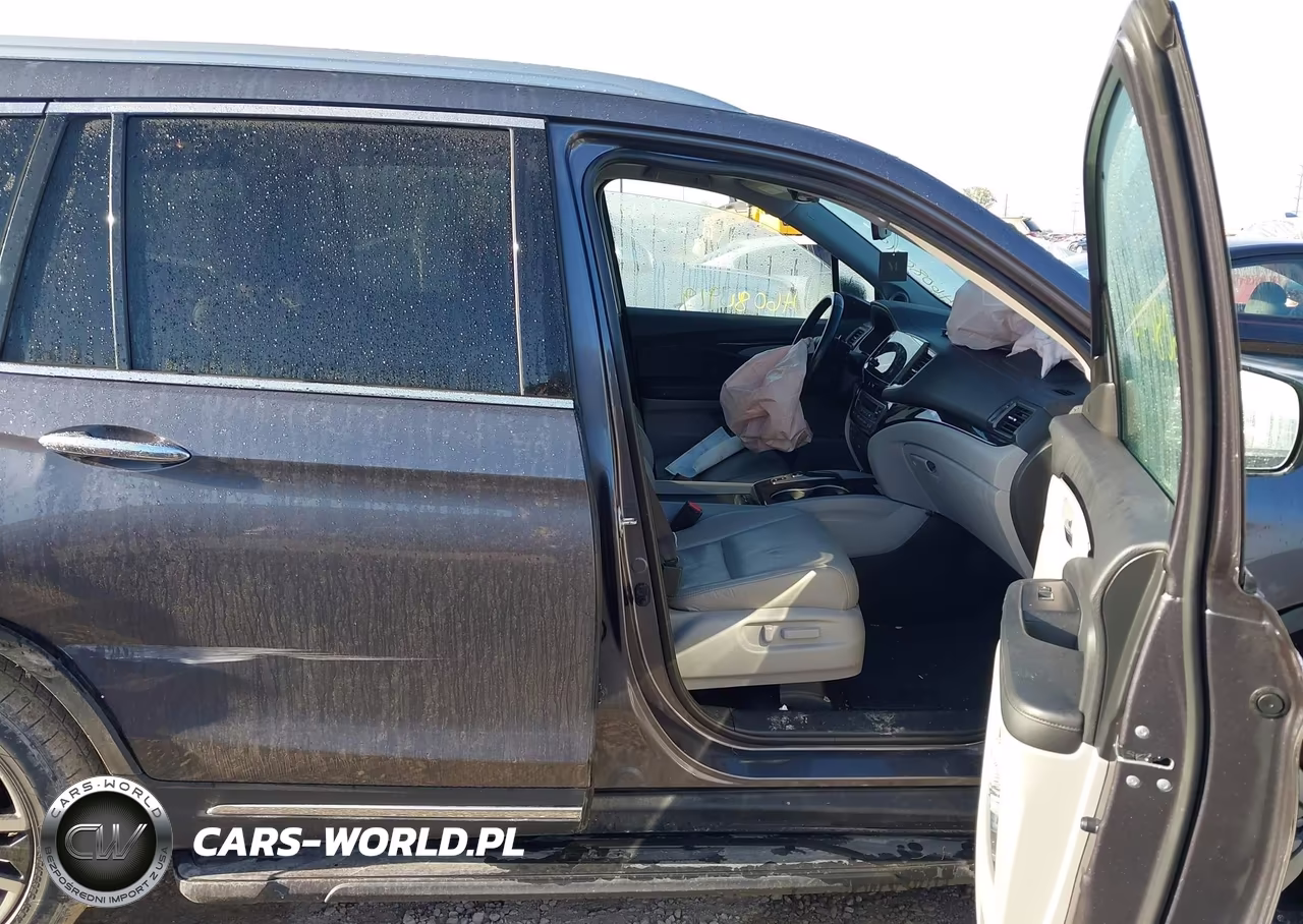 2019 Honda Pilot Elite VIN:5FNYF6H00KB015773 - 5