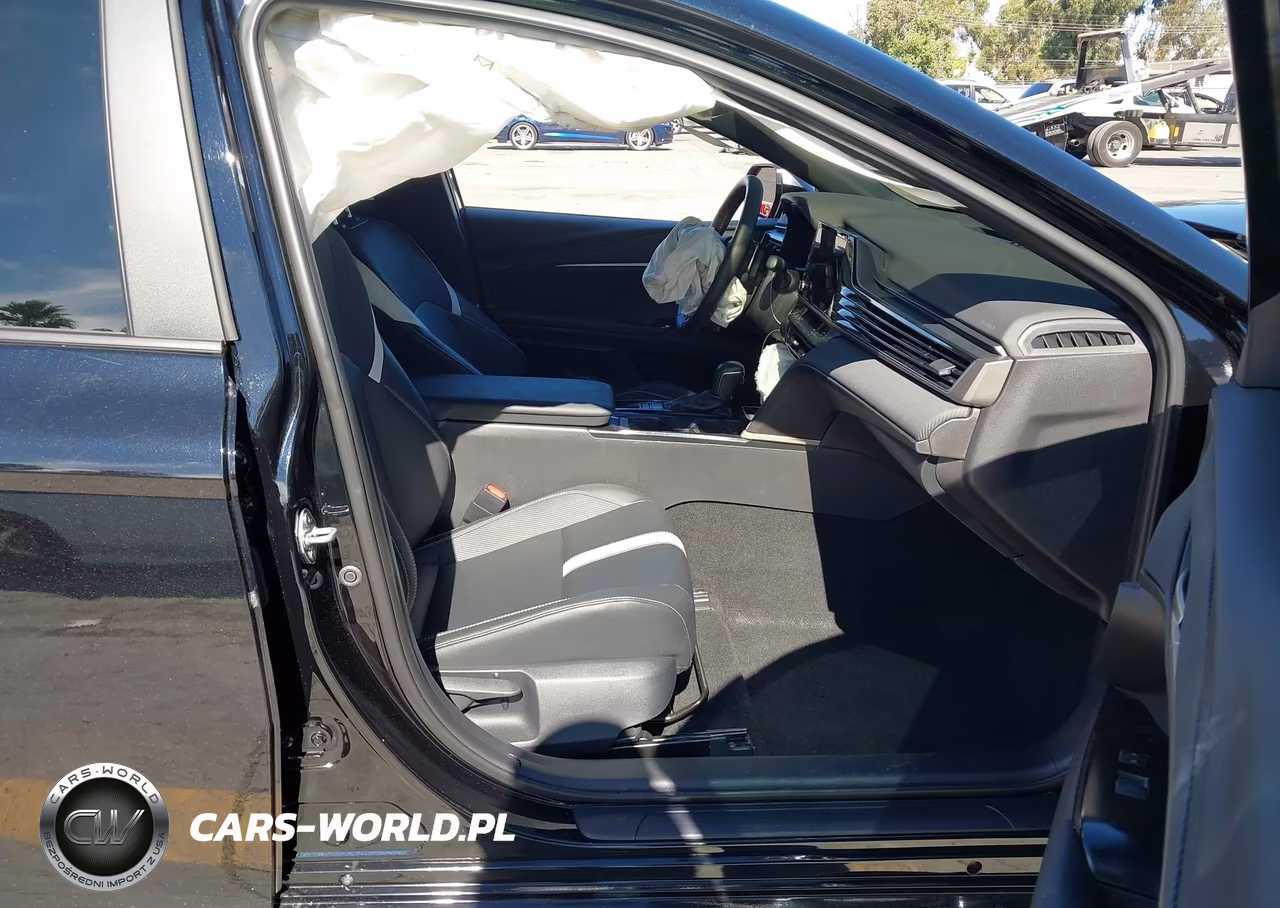 2025 Toyota Camry Se VIN:4T1DAACK1SU139773 - 5