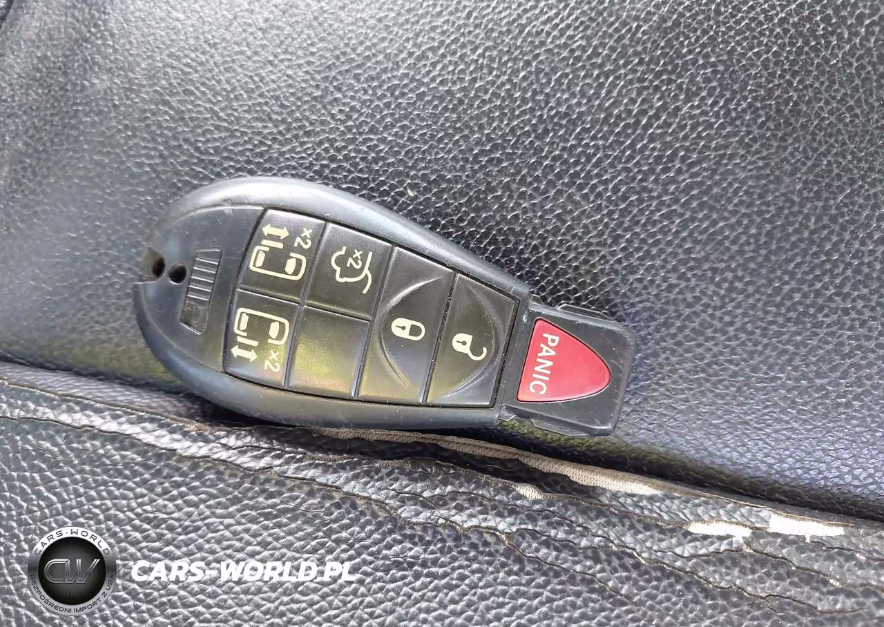2013 Chrysler Town & Country Touring VIN:2C4RC1BG3DR776441 - 11
