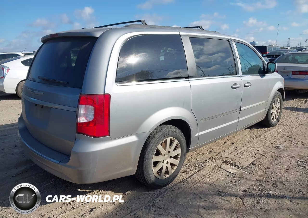 2013 Chrysler Town & Country Touring VIN:2C4RC1BG3DR776441 - 4