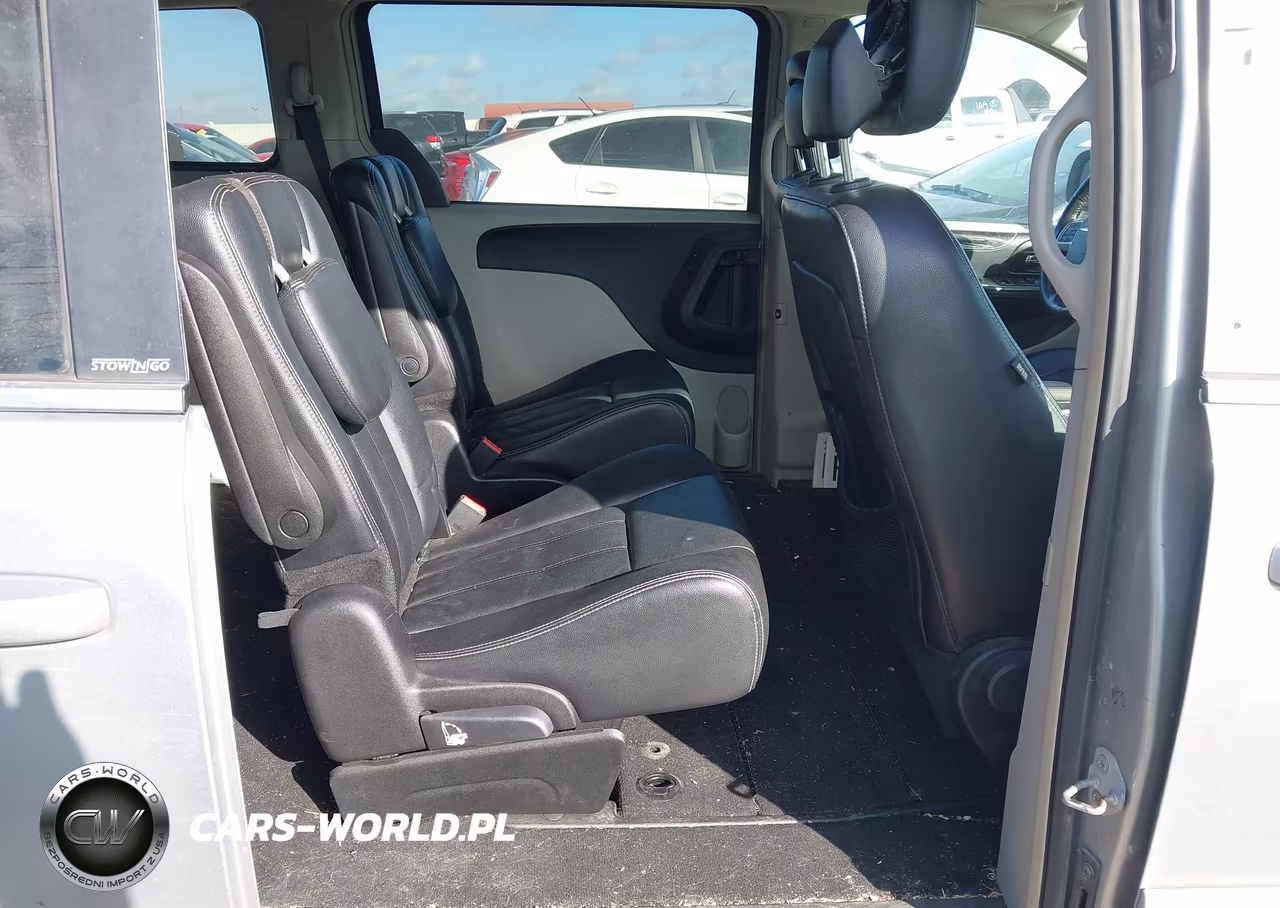 2013 Chrysler Town & Country Touring VIN:2C4RC1BG3DR776441 - 8