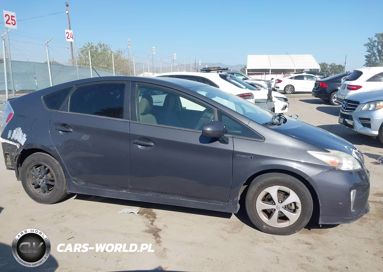 2014 Toyota Prius Two VIN:JTDKN3DU4E0391203 - 13