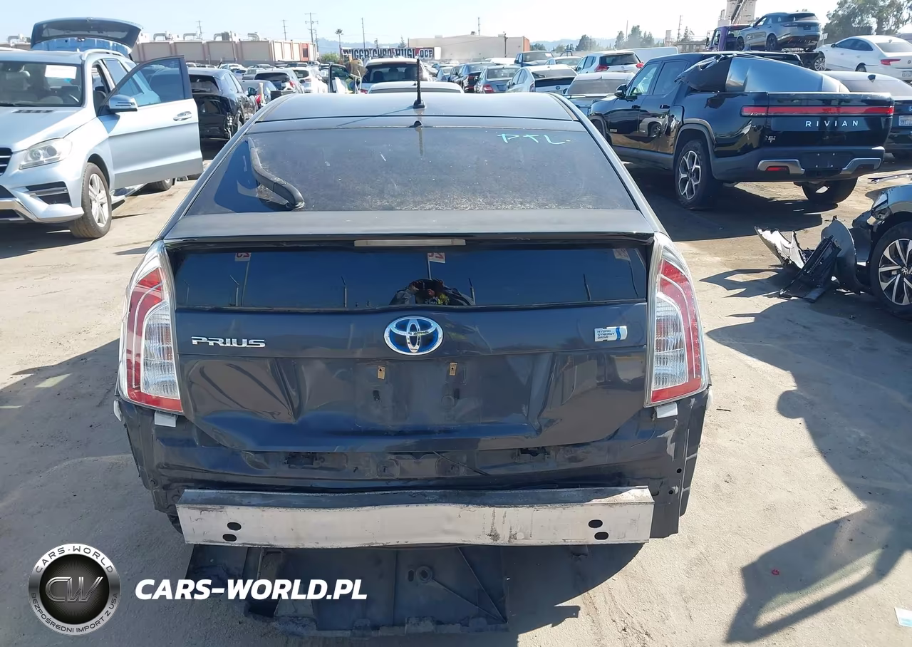 2014 Toyota Prius Two VIN:JTDKN3DU4E0391203 - 16