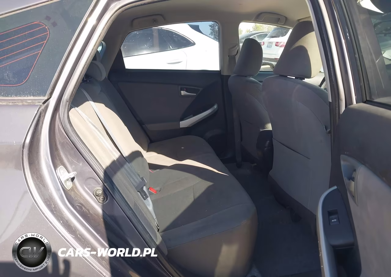 2014 Toyota Prius Two VIN:JTDKN3DU4E0391203 - 8