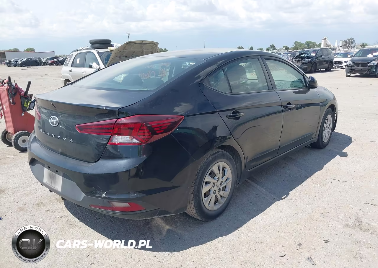 2019 Hyundai Elantra Se VIN:KMHD74LFXKU781217 - 4