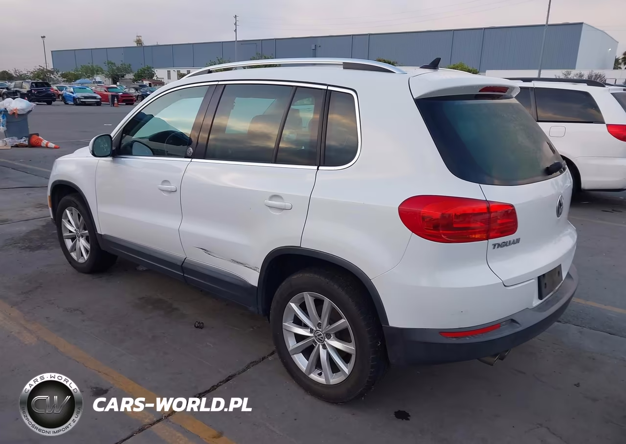 2017 Volkswagen Tiguan Wolfsburg VIN:WVGRV7AX9HW503656 - 3