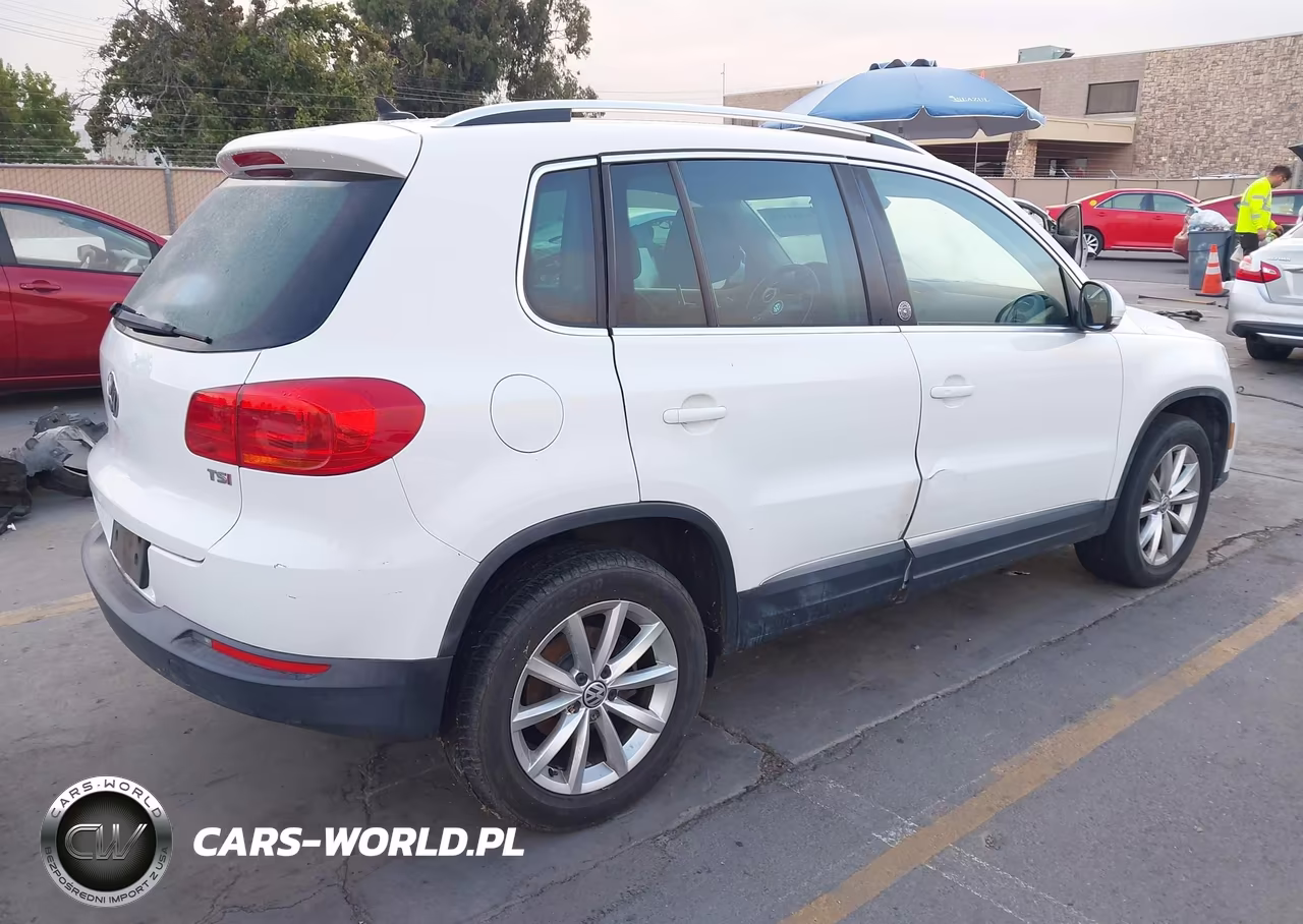 2017 Volkswagen Tiguan Wolfsburg VIN:WVGRV7AX9HW503656 - 4