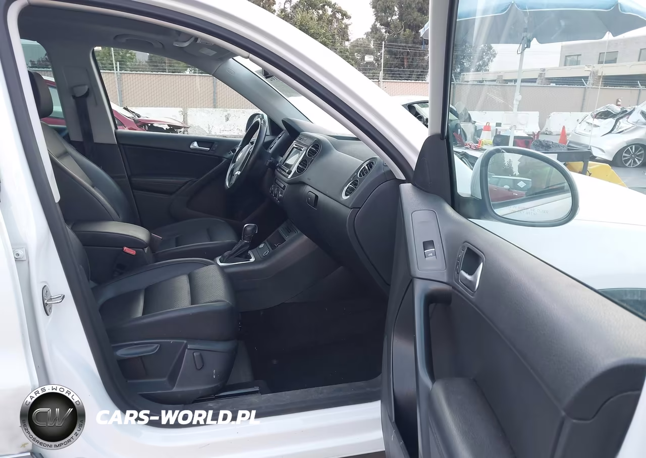 2017 Volkswagen Tiguan Wolfsburg VIN:WVGRV7AX9HW503656 - 5