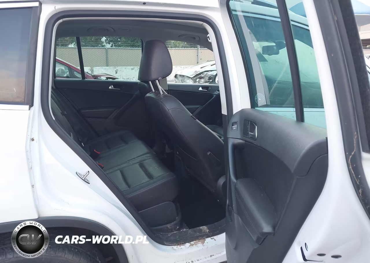 2017 Volkswagen Tiguan Wolfsburg VIN:WVGRV7AX9HW503656 - 8