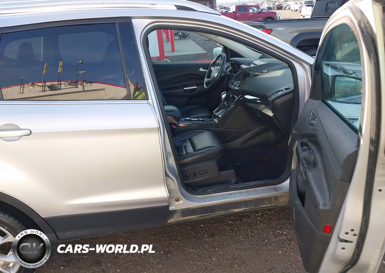 2016 Ford Escape Titanium VIN:1FMCU9JX6GUC24082 - 5