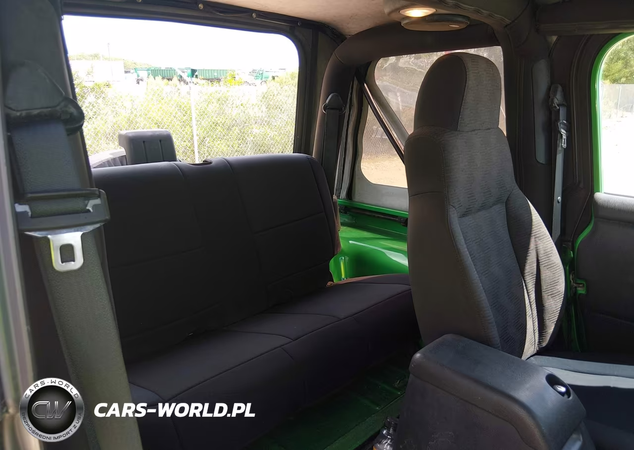 2005 Jeep Wrangler X VIN:1J4FA39S35P306647 - 8